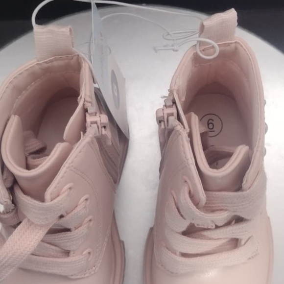 Cats & Jack Shoes in Light Pink size 6 girls grand new w tags - Picture 9 of 10